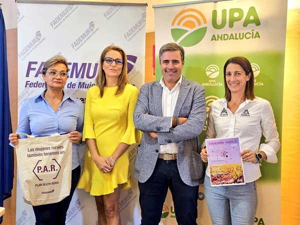 UPA y Fademur enseñarán a las mujeres rurales de Andalucía a pilotar drones en su apuesta por la innovación tecnológica en la agricultura