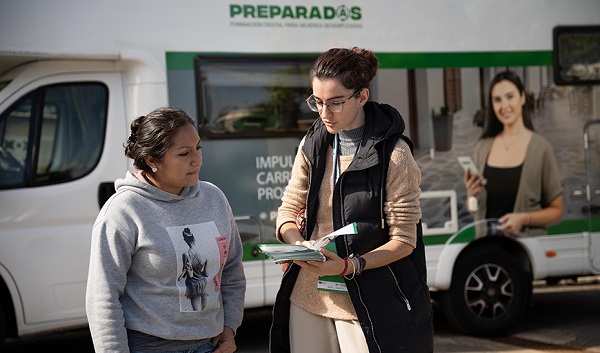Más de 8.000 mujeres de zonas rurales han participado ya en el programa de formación digital impulsado por la Consejería de Empleo