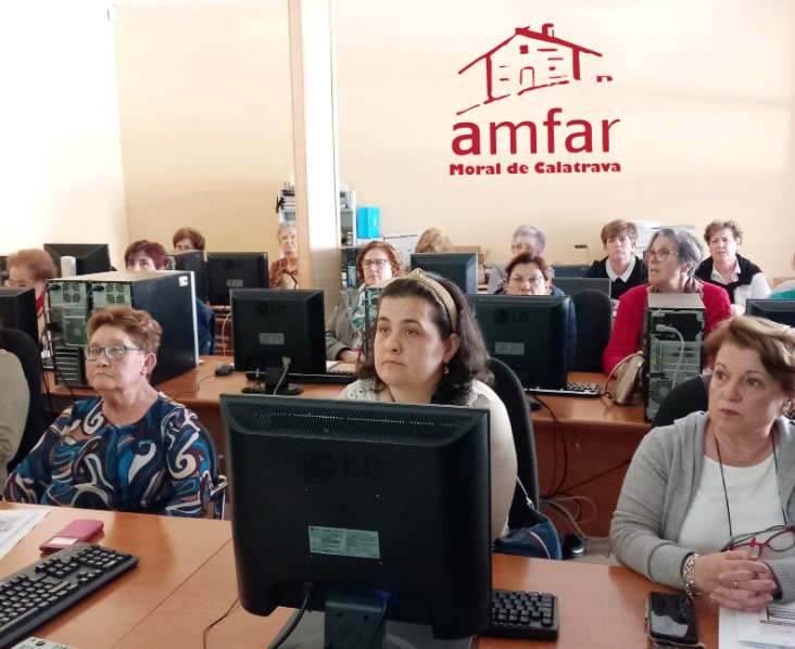 AMFAR apuesta por la digitalización de las mujeres rurales
