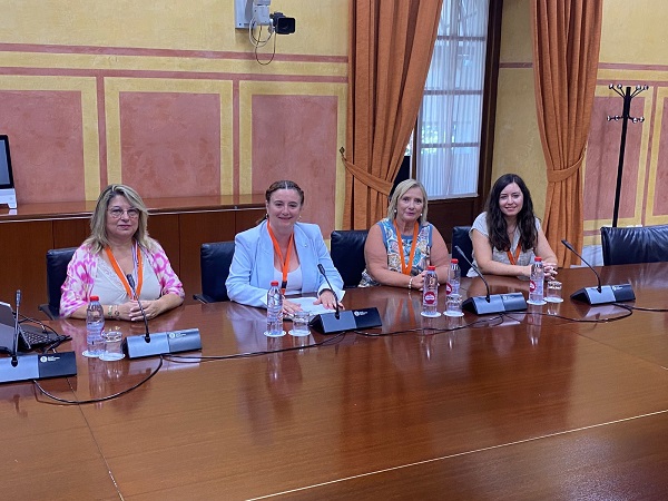 AMCAE-Andalucía realiza aportaciones al proyecto de Ley del Estatuto de la Mujer Rural en el Parlamento de Andalucía