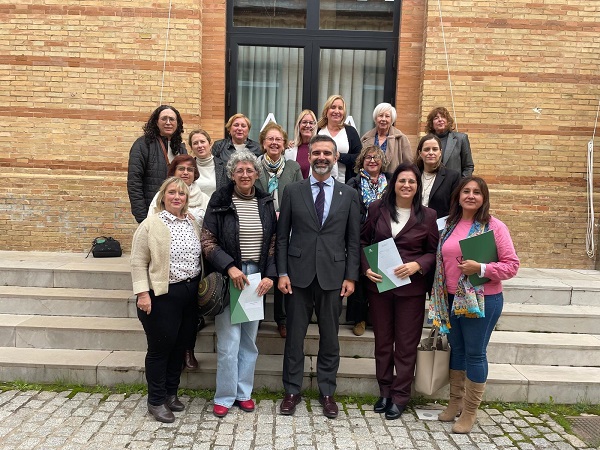 La Junta avanza de la mano del tejido asociativo en la normativa que regulará la Mesa de Mujeres Rurales y del Mar en Andalucía